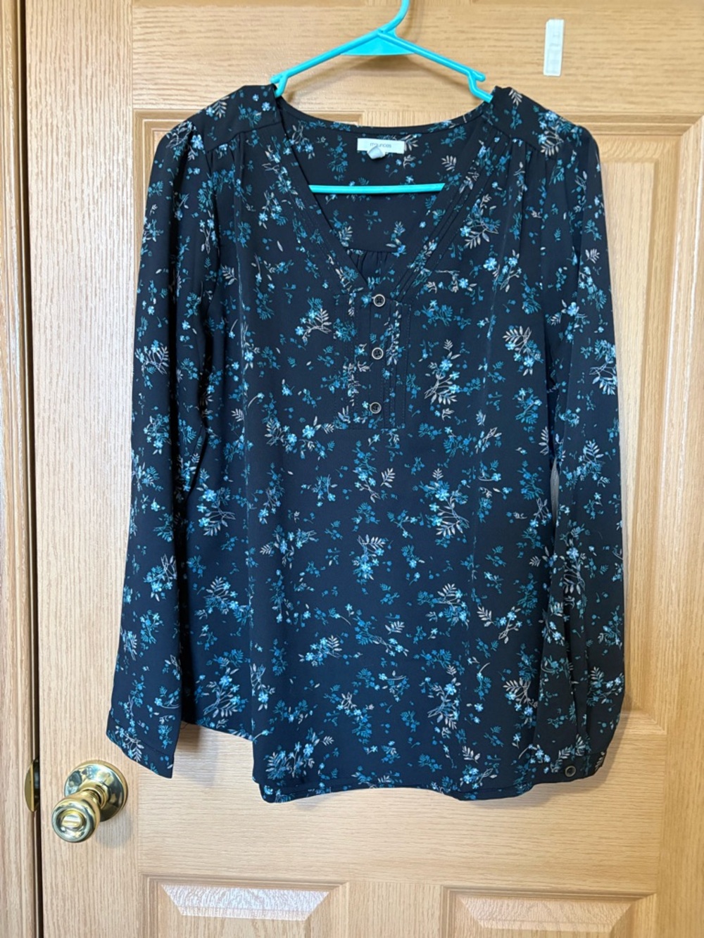 Maurices Black Floral V-Neck Long Sleeve Blouse